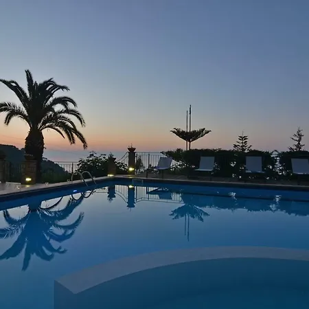 Provenza אכסניה צ'פאלו