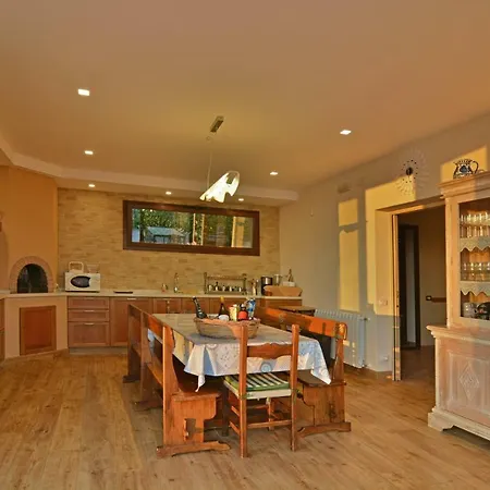 Provenza אכסניה צ'פאלו